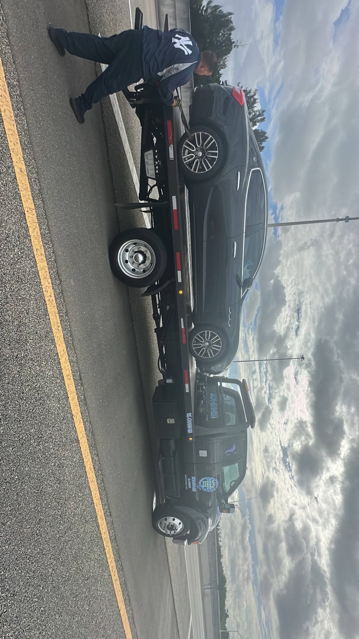 Rapid Towing 305 professional luxury vehicle towing